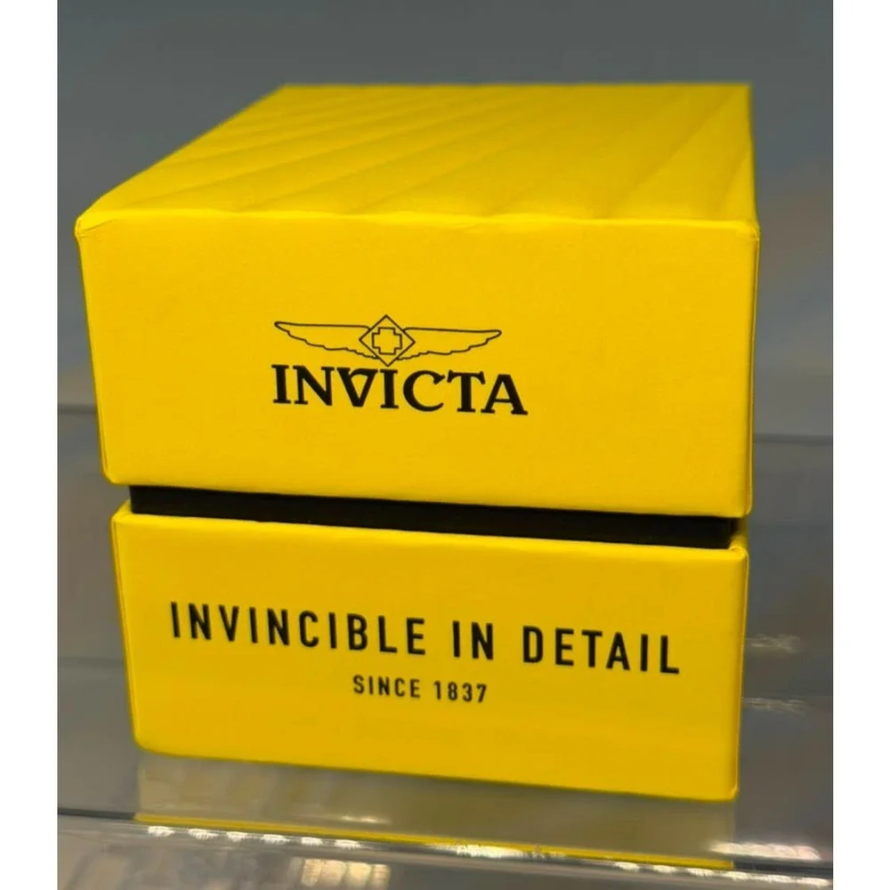Invicta Men's Gold-Tone Watch Fluted Bezel Mother of Pearl Dial 50M Water Resist